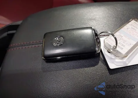 2025 Mazda Cx-30 2.5 S Carbon Edition z USA, uszkodzony, nr VIN 3MVDMBCM6SM798907